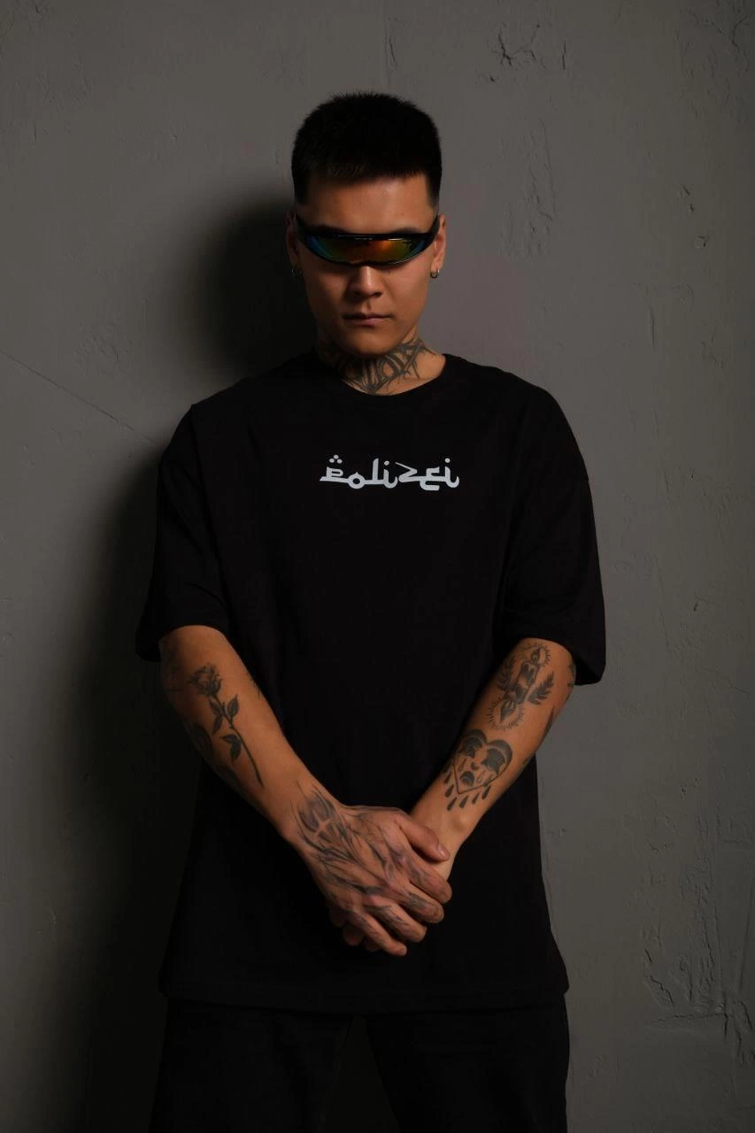 Bisiklet Yakalı Sırt Baskılı Oversize T-Shirt - Siyah -