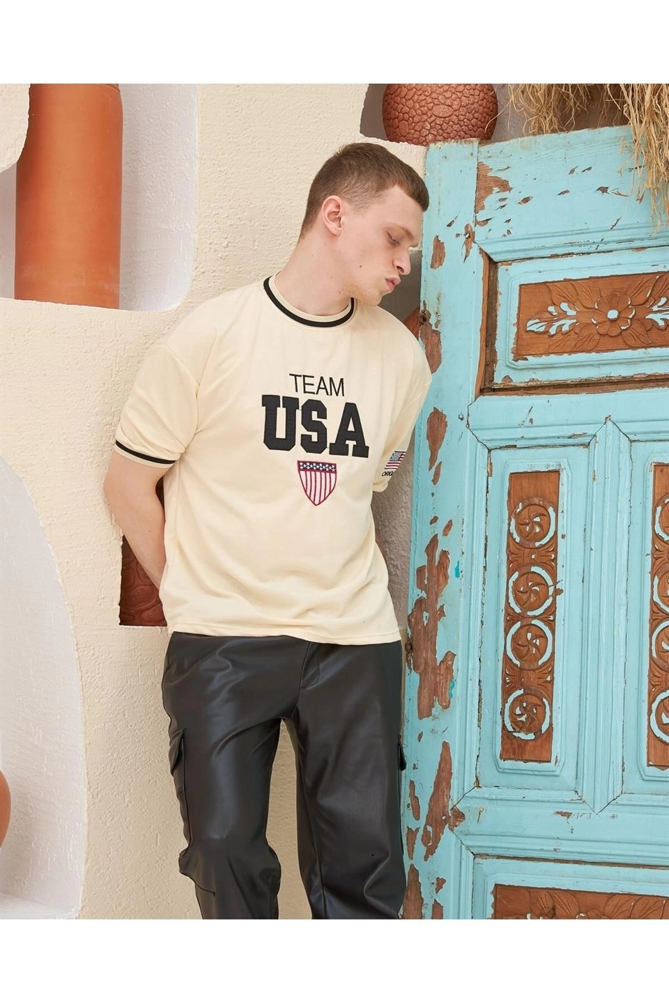 Nakış İşlemeli Ribanalı Oversize T-shirt - Bej