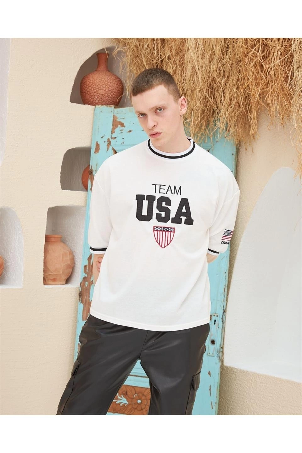 Nakış İşlemeli Ribanalı Oversize T-shirt - Beyaz