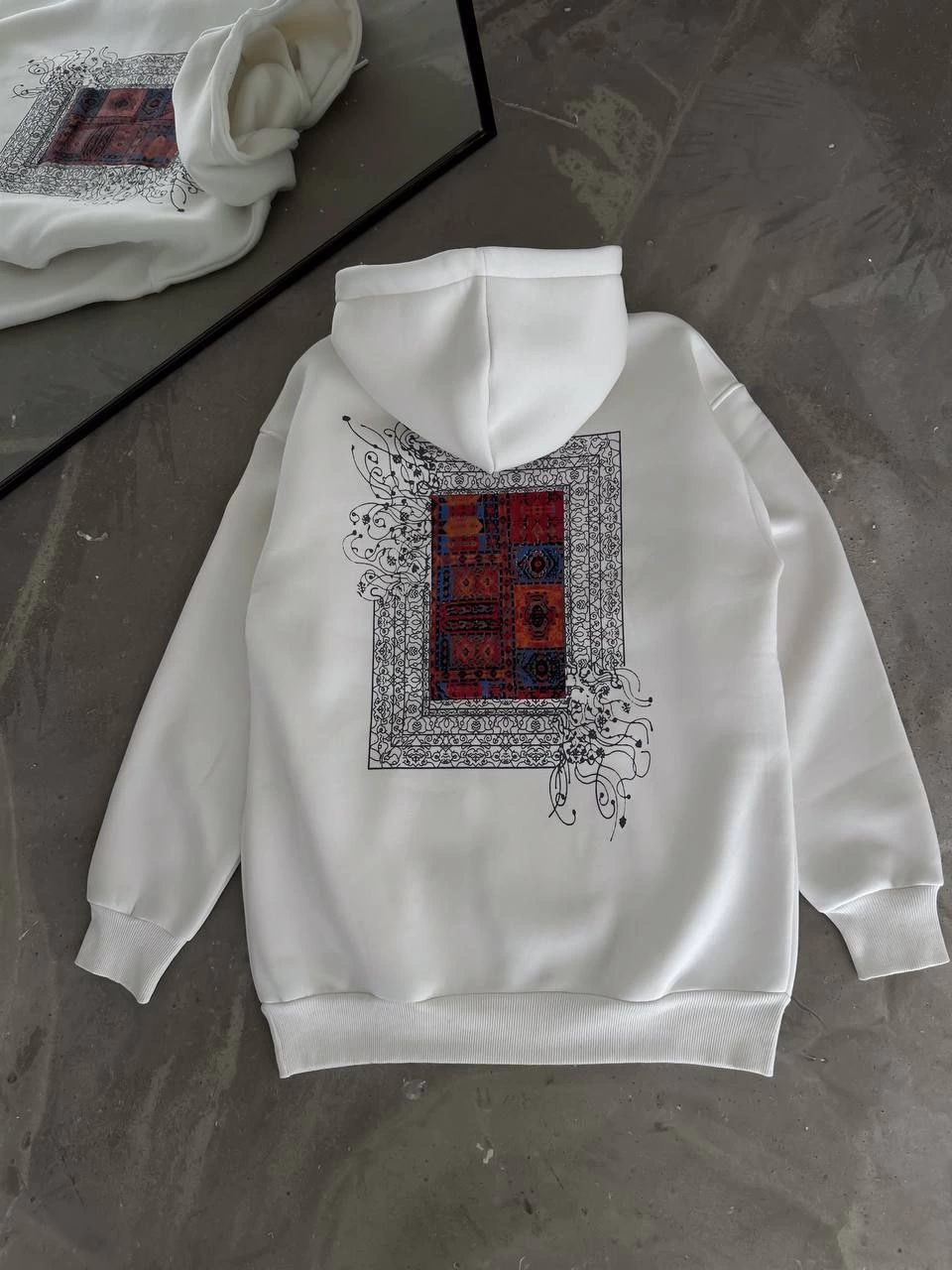 Uzun Kol Kapüşonlu Ön Ve Arka Baskılı SweatShirt - Beyaz -