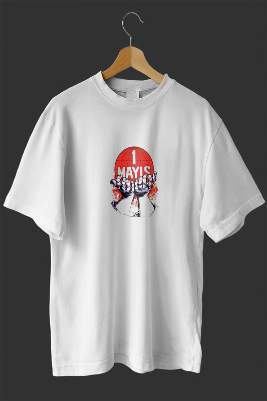 1 Mayıs Emekçilerimiz İçin Özel Tasarım 1 Mayıs Dünya Baskılı T-shirt - Beyaz -