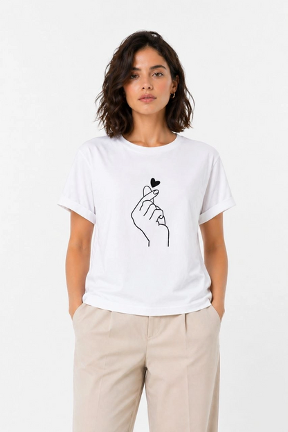 Kadın Kore Parmak Kalp Aşk Temalı Minimal Baskılı Tişört Yazlık Kısa Kol T-Shirt  - Beyaz