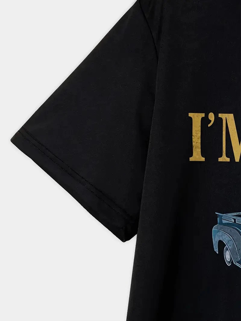 Vintage Araba Grafik T-Shirt - "Ben Yaşlı Değilim Ben Bir Klasiğim"  -