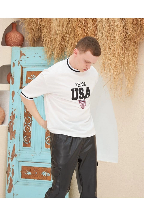Nakış İşlemeli Ribanalı Oversize T-shirt - Beyaz