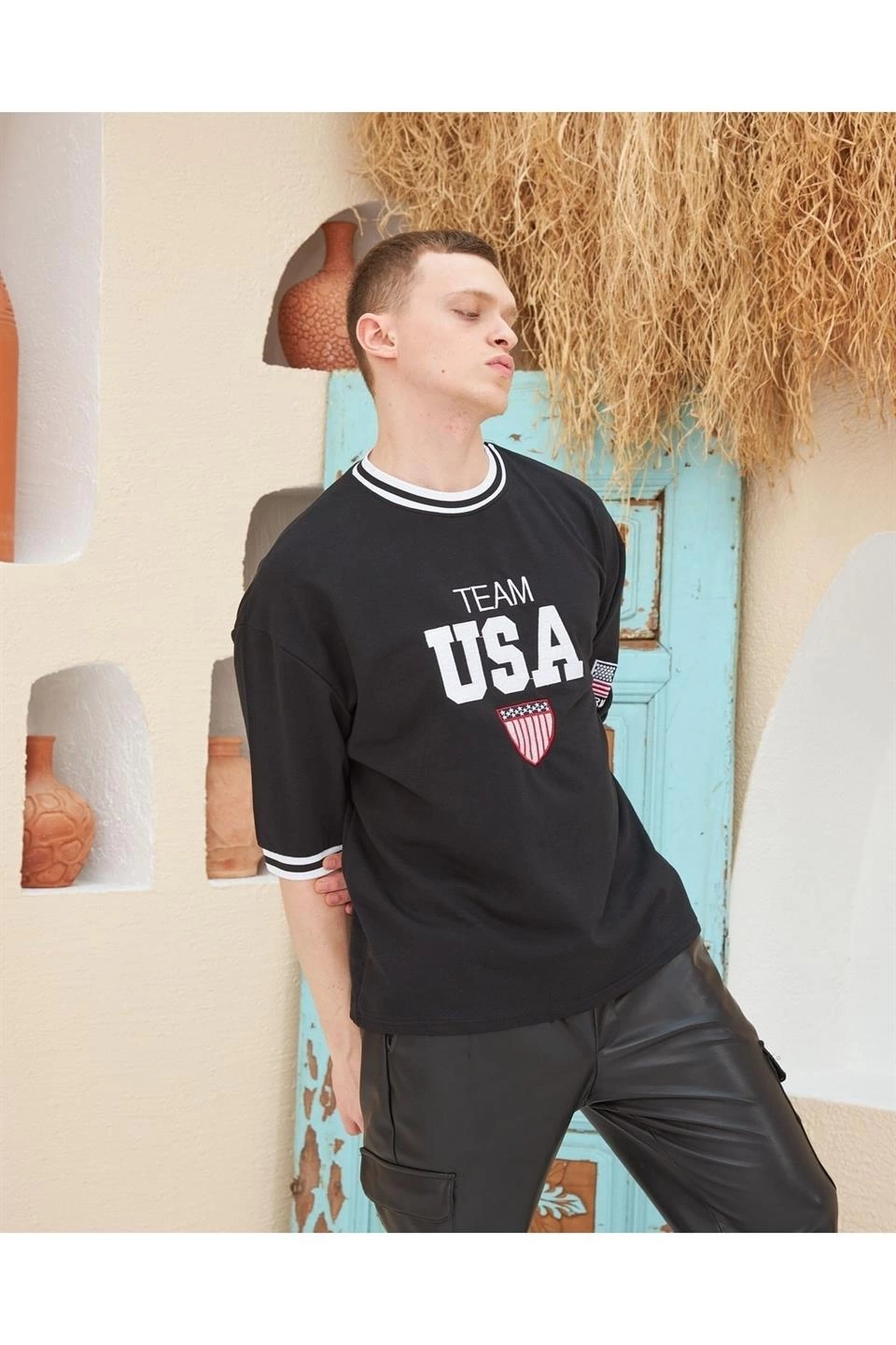 Nakış İşlemeli Ribanalı Oversize T-shirt - Siyah