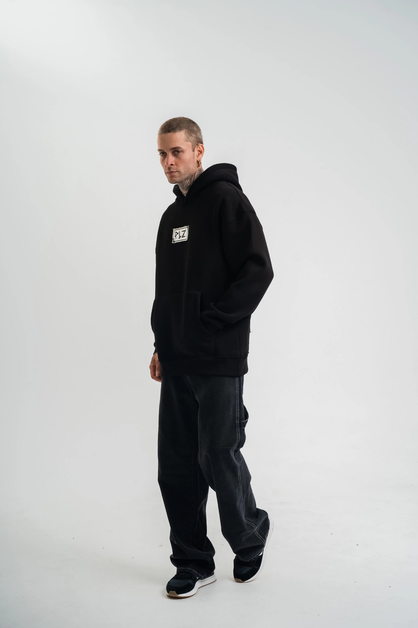 Kapşonlu Uzun Kol Patchli Nakışlı SweatShirt - Siyah