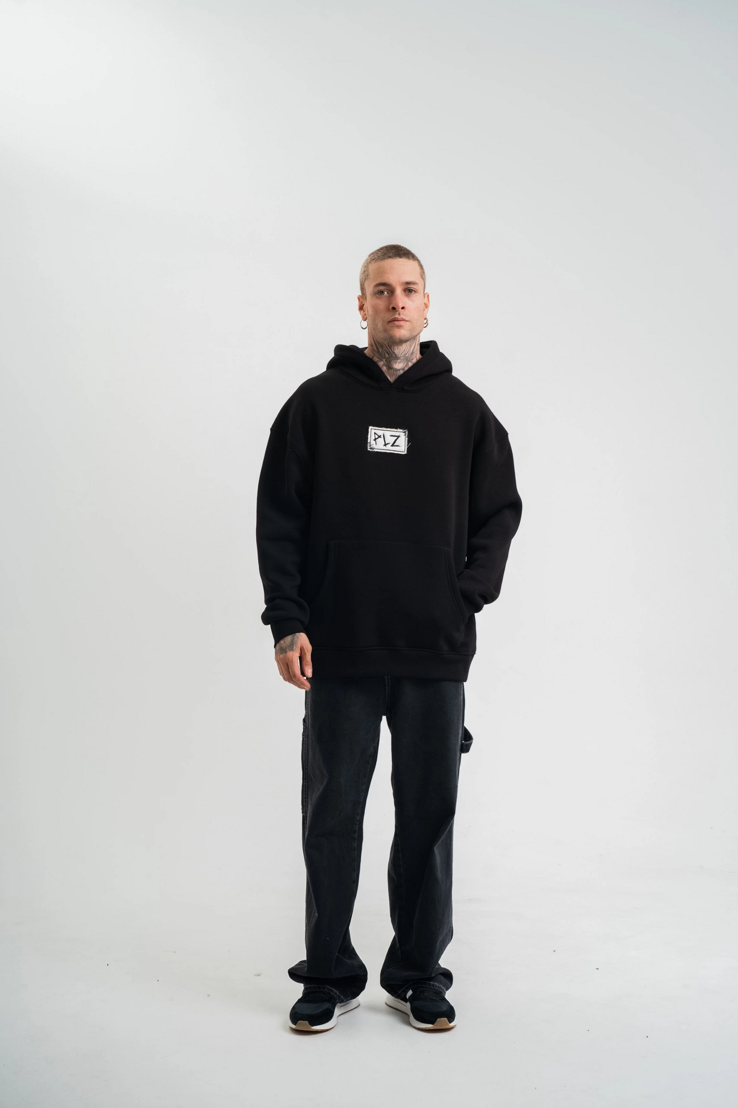 Kapşonlu Uzun Kol Patchli Nakışlı SweatShirt - Siyah