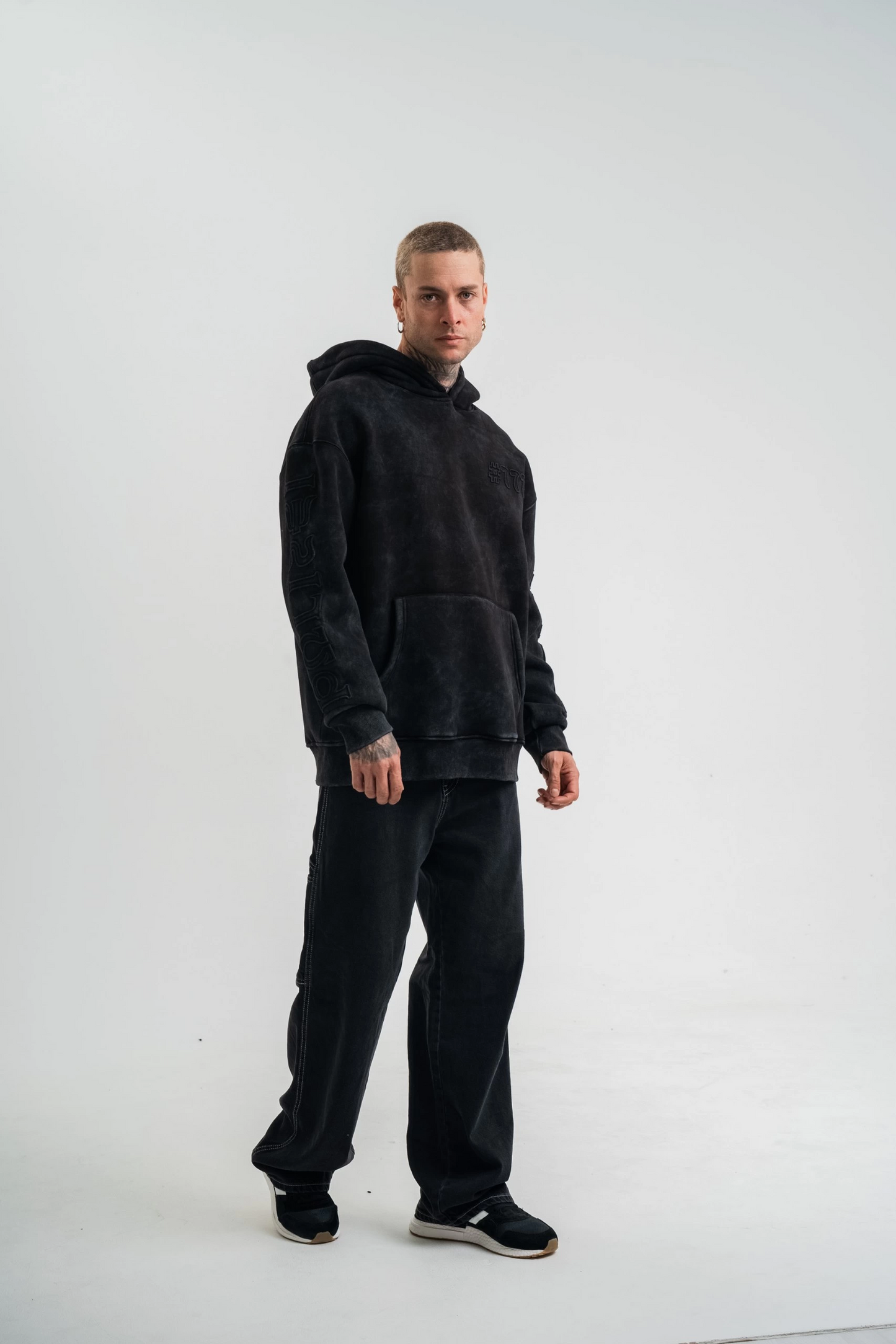 Uzun Kol Kapşonlu Yıkamalı Nakışlı SweatShirt - Siyah