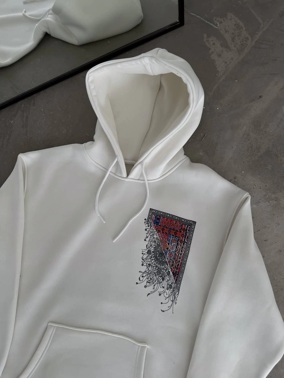 Uzun Kol Kapüşonlu Ön Ve Arka Baskılı SweatShirt - Beyaz -