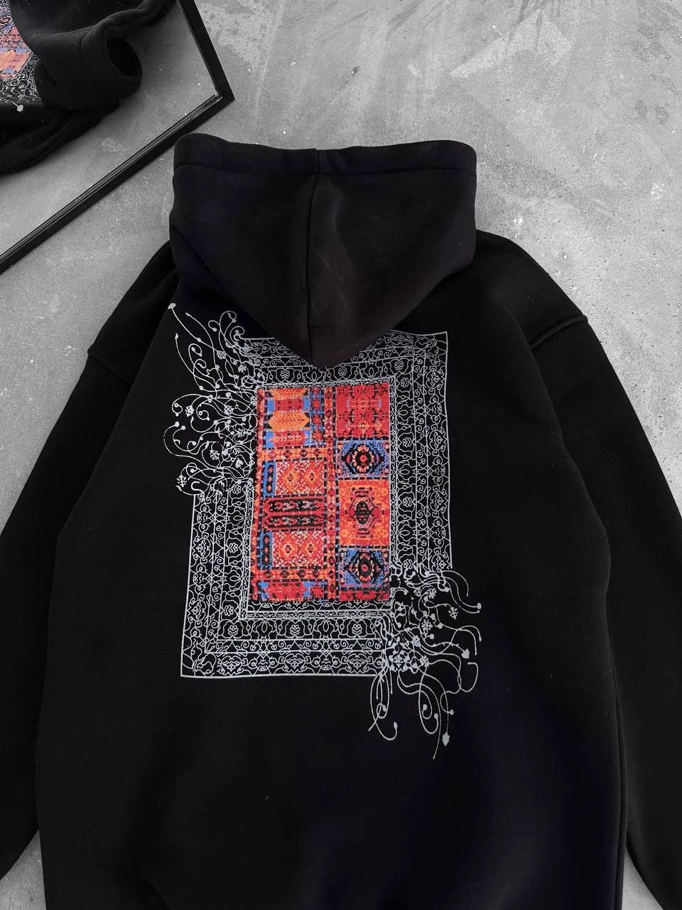 Uzun Kol Kapüşonlu Ön Ve Arka Baskılı SweatShirt - Siyah -